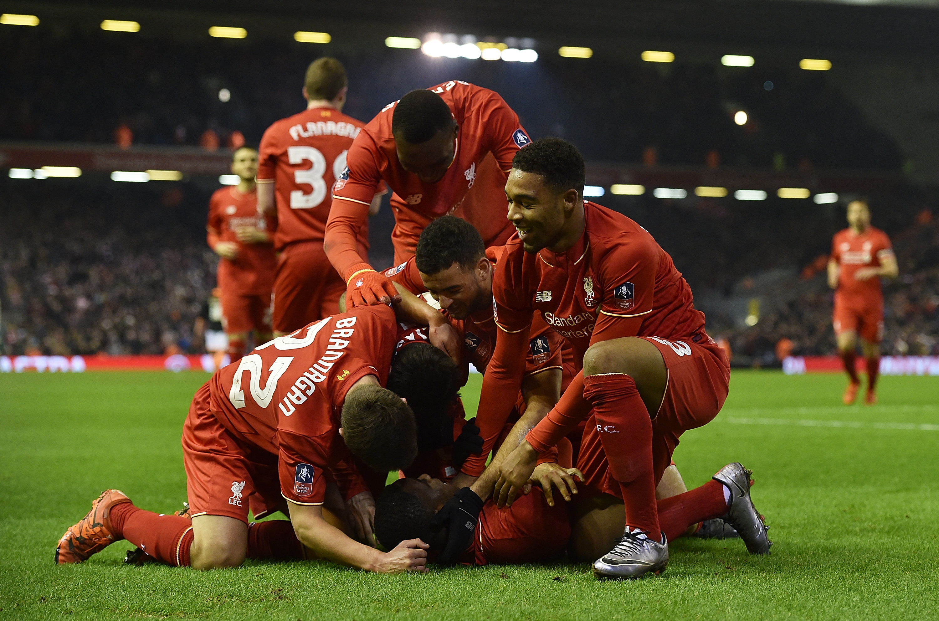 2019 投手震撼：斯特拉斯堡签下 7 年 2.45 亿合同，创下当时投手总额纪录