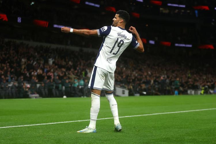 彼得森因腿部不适缺席比赛 2026年状元秀之争再起波澜（彼得森因腿伤缺阵，2026年状元之争再添变数）